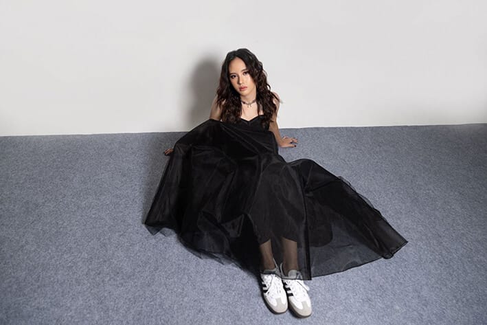 Here’s to us Dinda Ghania musisi audiopro solois singer female 